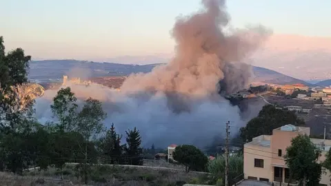 Israel's Bombing Raids Target Southeastern Lebanon