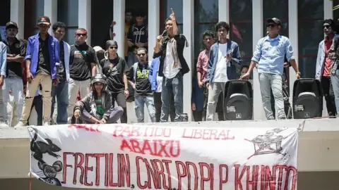 Timor-Leste Scraps Proposal to Provide Complimentary Cars for Parliamentarians Following Widespread Demonstrations